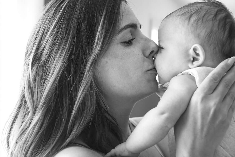 Une séance photo grossesse et naissance avec Charlotte