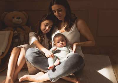 seance photo famille pour la naissance de bébé